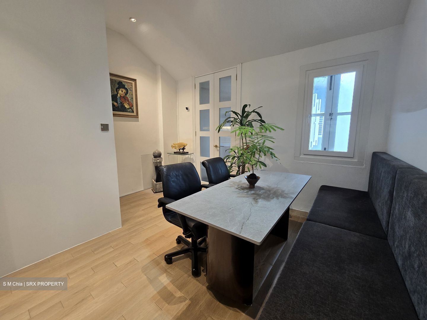 River Valley Road (D9), Office #636146501